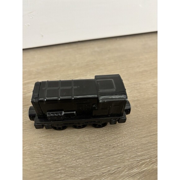 Mattel Thomas & Friends Diesel Engine Take-n-Play Toy Train Diecast CBL82 2013 - Picture 4 of 10